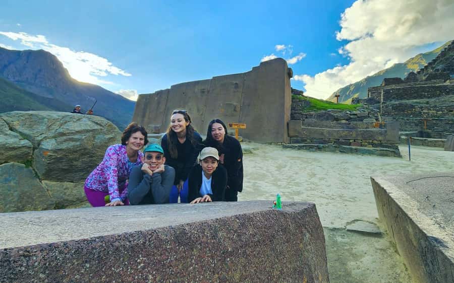Sacred Valley Tour 1 Day - What to Bring (and Why It Helps on This Specific Route)